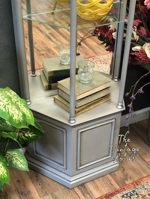 Beautiful Lighted Mirrored Curio