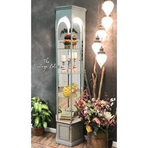 Beautiful Lighted Mirrored Curio