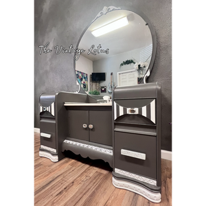Beautiful Whimsical Vintage Vanity